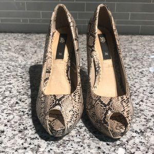 🎊HP🎊Mango snake peep toe platforms